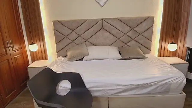 Snapshot of Raquel_jones chatting on March 7, 2026, 7:22 pm Raquel jones online show from March 7, 2026, 7:22 pm