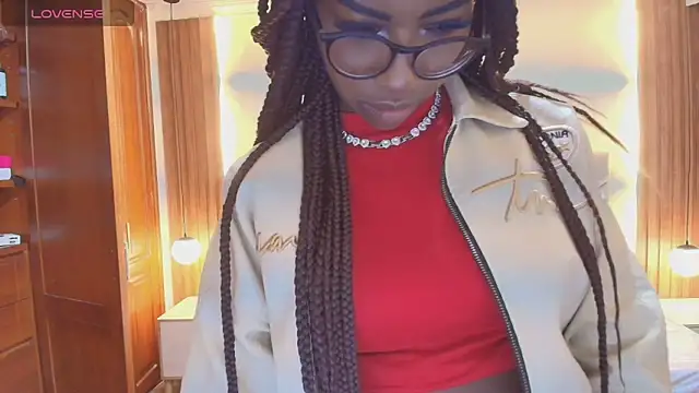 Snapshot of Raquel_jones chatting on March 12, 2026, 12:11 pm Raquel jones online show from March 12, 2026, 12:11 pm