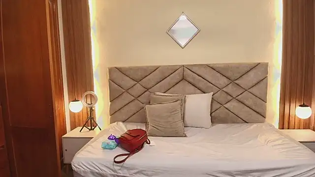 Snapshot of Raquel_jones chatting on March 21, 2026, 11:59 am Raquel jones online show from March 21, 2026, 11:59 am