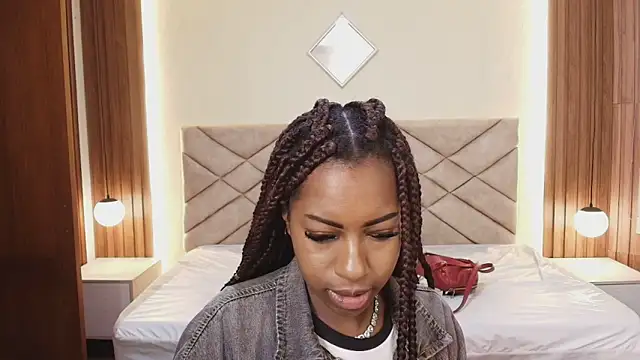 Snapshot of Raquel_jones chatting on April 5, 2026, 12:13 pm Raquel jones online show from April 5, 2026, 12:13 pm