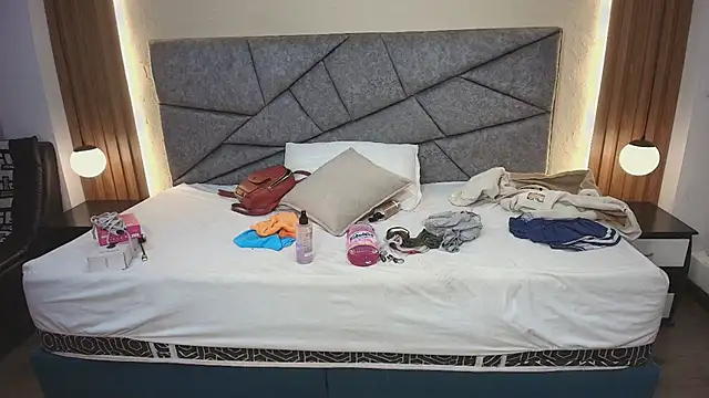 Snapshot of Raquel_jones chatting on April 8, 2026, 7:14 pm Raquel jones online show from April 8, 2026, 7:14 pm