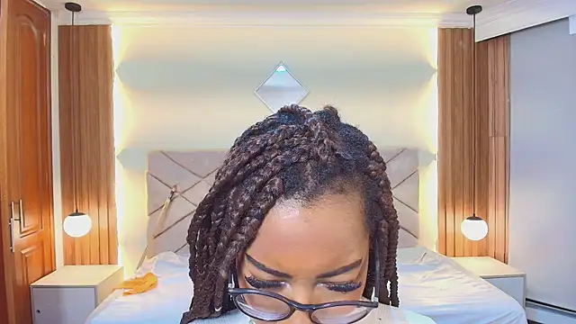 Snapshot of Raquel_jones chatting on April 9, 2026, 12:10 pm Raquel jones online show from April 9, 2026, 12:10 pm