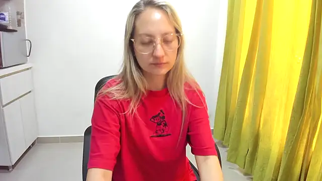 Snapshot of Adele_johnsonn1 chatting on December 2, 2024, 3:36 pm Adele johnsonn1 online show from December 2, 2024, 3:36 pm