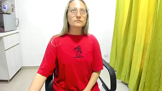 Snapshot of Adele_johnsonn1 chatting on December 2, 2024, 9:50 pm Adele johnsonn1 online show from December 2, 2024, 9:50 pm