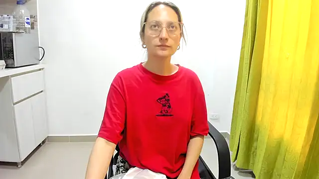 Snapshot of Adele_johnsonn1 chatting on December 31, 2024, 1:52 pm Adele johnsonn1 online show from December 31, 2024, 1:52 pm