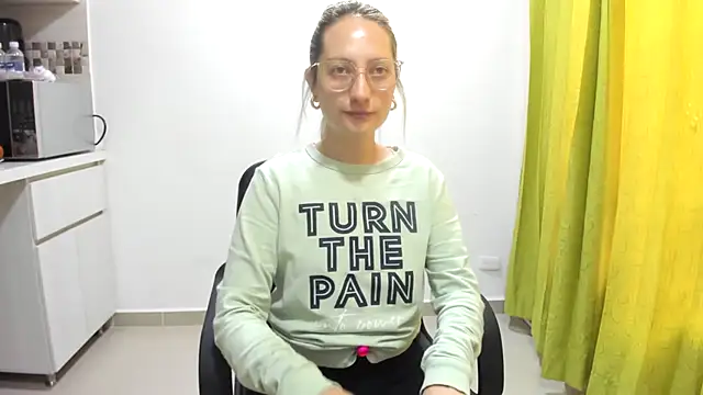 Snapshot of Adele_johnsonn1 chatting on February 5, 2025, 12:06 pm Adele johnsonn1 online show from February 5, 2025, 12:06 pm