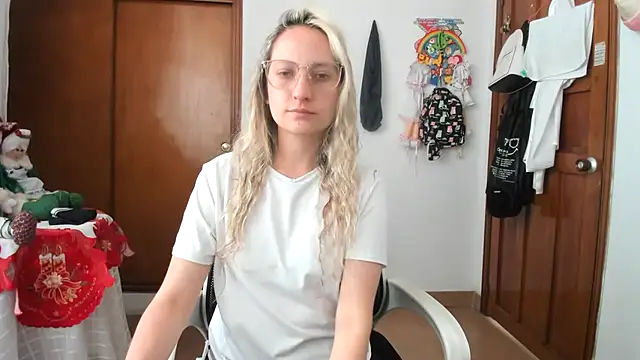 Adele johnsonn1 online show from December 4, 2025, 3:21 pm