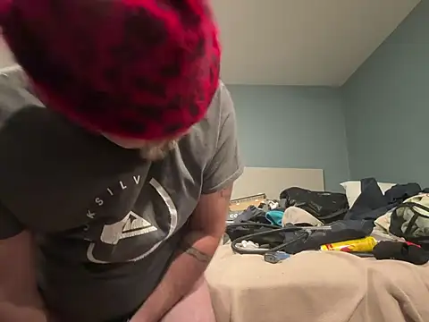 Snapshot of JakTRipr chatting on March 21, 2025, 5:00 am JakTRipr online show from March 21, 2025, 5:00 am