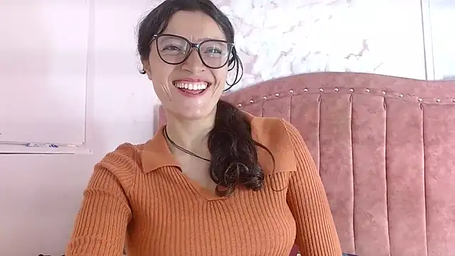 Snapshot of lunazulsj chatting on January 23, 2025, 5:31 pm lunazulsj online show from January 23, 2025, 5:31 pm