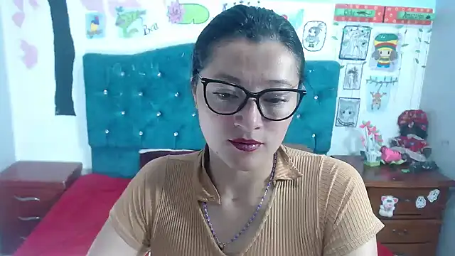 lunazulsj online show from November 15, 2025, 2:02 pm