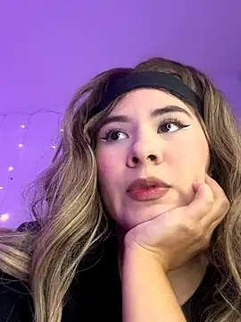 Snapshot of Grecia_21 chatting on November 5, 2025, 7:36 pm Grecia 21 online show from November 5, 2025, 7:36 pm