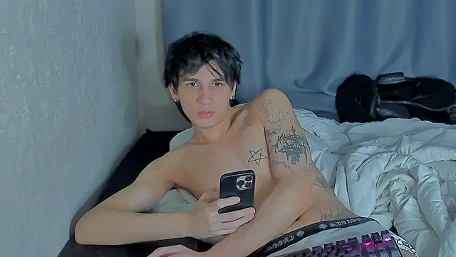 Snapshot of MarkBrowniii chatting on November 4, 2025, 6:56 am MarkBrowniii online show from November 4, 2025, 6:56 am