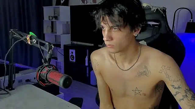 Snapshot of MarkBrowniii chatting on December 3, 2025, 12:47 pm MarkBrowniii online show from December 3, 2025, 12:47 pm