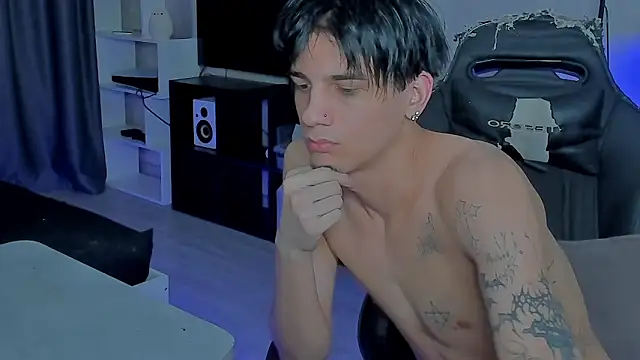 Snapshot of MarkBrowniii chatting on December 17, 2025, 1:50 pm MarkBrowniii online show from December 17, 2025, 1:50 pm