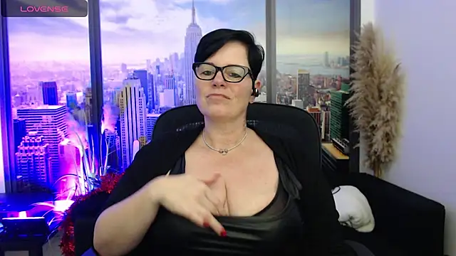 ninarandmann online show from December 9, 2024, 7:07 pm