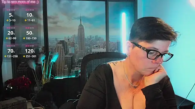 ninarandmann online show from October 4, 2025, 4:49 pm