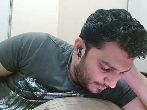 Snapshot of robintoit chatting on November 30, 2025, 4:11 pm robintoit online show from November 30, 2025, 4:11 pm