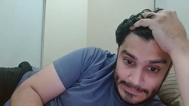 Snapshot of robintoit chatting on December 14, 2025, 1:49 pm robintoit online show from December 14, 2025, 1:49 pm