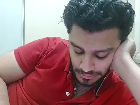 Snapshot of robintoit chatting on December 16, 2025, 5:40 pm robintoit online show from December 16, 2025, 5:40 pm