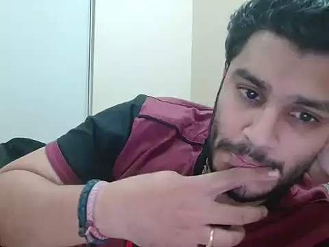 Snapshot of robintoit chatting on December 18, 2025, 4:13 pm robintoit online show from December 18, 2025, 4:13 pm