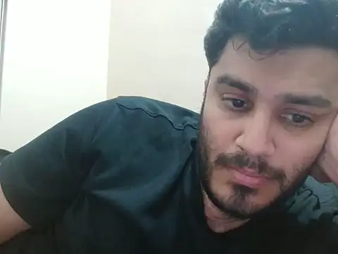 Snapshot of robintoit chatting on June 18, 2026, 5:28 pm robintoit online show from June 18, 2026, 5:28 pm