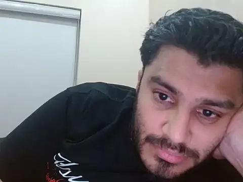 Snapshot of robintoit chatting on July 17, 2026, 6:57 pm robintoit online show from July 17, 2026, 6:57 pm