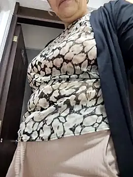 Natasha milf   online show from November 24, 2025, 12:38 pm