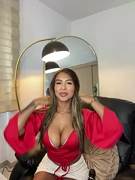 Snapshot of _laura_02 chatting on February 20, 2025, 5:07 pm laura 02 online show from February 20, 2025, 5:07 pm