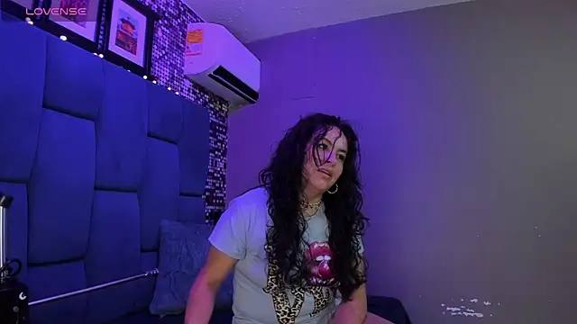 hanny milf online show from November 20, 2025, 11:32 am