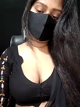 Idhika Paul online show from October 2, 2025, 6:42 am