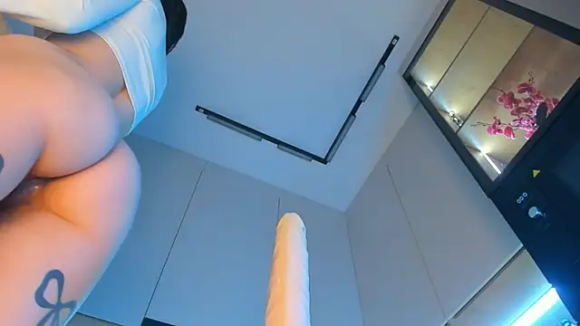 Snapshot of maakimo chatting on November 15, 2025, 5:16 am maakimo online show from November 15, 2025, 5:16 am