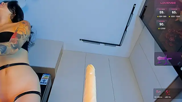 Snapshot of maakimo chatting on November 18, 2025, 5:45 am maakimo online show from November 18, 2025, 5:45 am