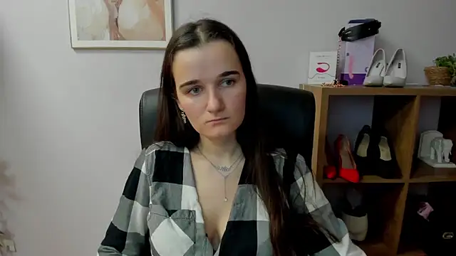 Snapshot of KateDelight chatting on December 21, 2025, 8:27 pm KateDelight online show from December 21, 2025, 8:27 pm