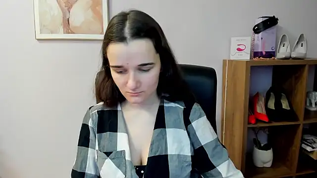 Snapshot of KateDelight chatting on March 8, 2026, 7:45 am KateDelight online show from March 8, 2026, 7:45 am