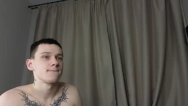 Snapshot of R1mmo__ chatting on February 19, 2026, 4:14 pm R1mmo online show from February 19, 2026, 4:14 pm