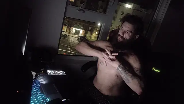 Armyexhibitionistvet online show from December 17, 2025, 1:28 pm