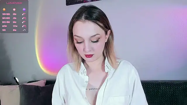 Snapshot of CrystalRey chatting on December 18, 2025, 1:39 pm CrystalRey online show from December 18, 2025, 1:39 pm