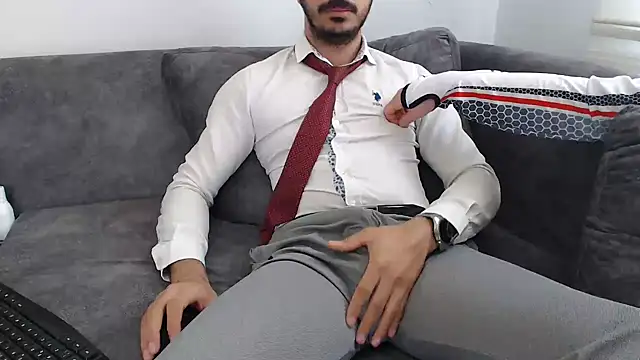 Naughtb0y online show from May 11, 2026, 9:59 am