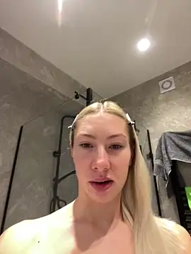 LuisaBecker online show from January 1, 2025, 9:07 am