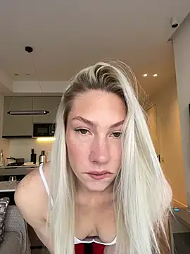 LuisaBecker online show from January 20, 2025, 10:07 am