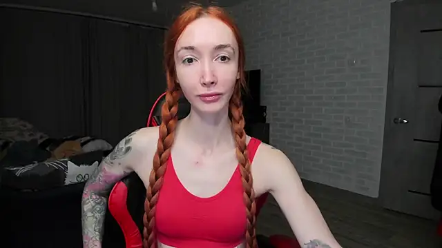 Roxy Silver online show from December 1, 2025, 7:52 pm