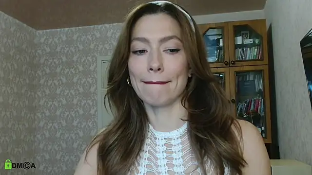 alicia spicy online show from November 18, 2025, 5:45 am