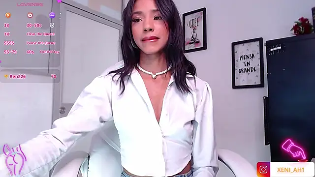 Snapshot of xenia_golden chatting on January 24, 2025, 3:34 pm xenia golden online show from January 24, 2025, 3:34 pm