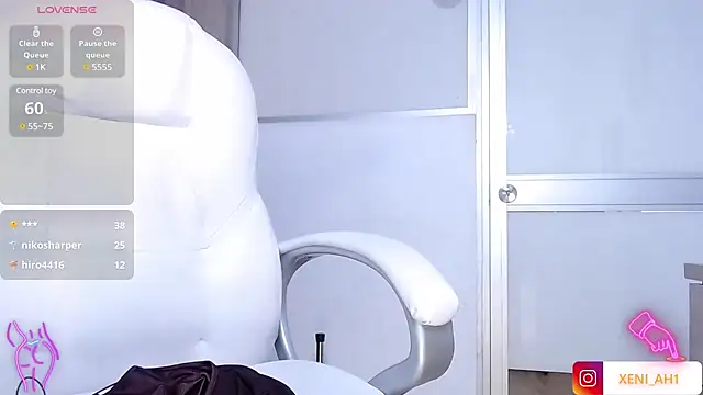 Snapshot of xenia_golden chatting on February 18, 2025, 3:32 pm xenia golden online show from February 18, 2025, 3:32 pm