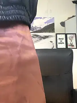 Snapshot of xenia_golden chatting on November 29, 2025, 4:21 pm xenia golden online show from November 29, 2025, 4:21 pm