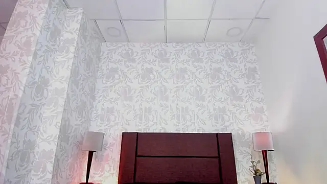 Snapshot of xenia_golden chatting on December 5, 2025, 1:52 pm xenia golden online show from December 5, 2025, 1:52 pm