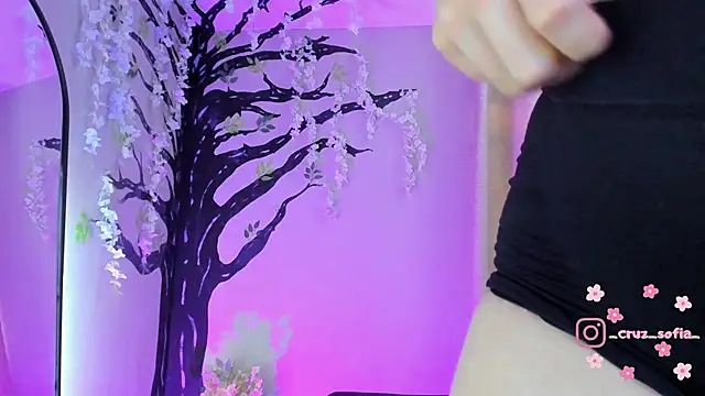  AlejaCruz  online show from January 5, 2026, 7:39 pm