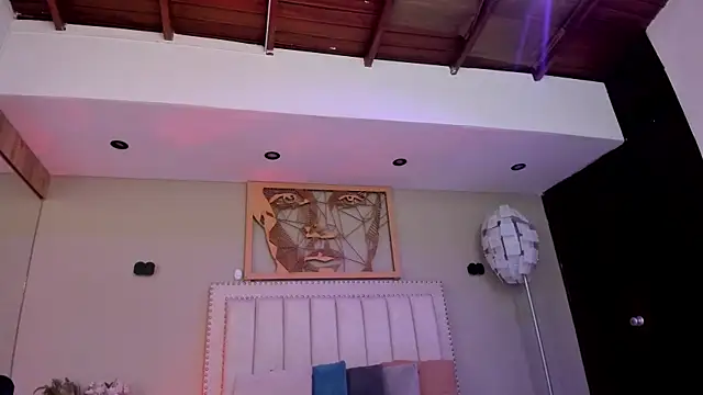  AlejaCruz  online show from April 5, 2026, 5:54 pm