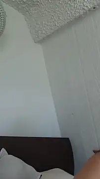 Sophy Bunny online show from December 3, 2025, 3:54 pm