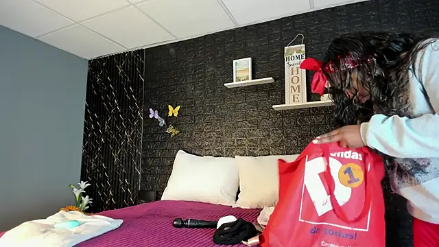 Snapshot of Charlotte__Brown_ chatting on February 25, 2025, 1:28 pm Charlotte Brown online show from February 25, 2025, 1:28 pm